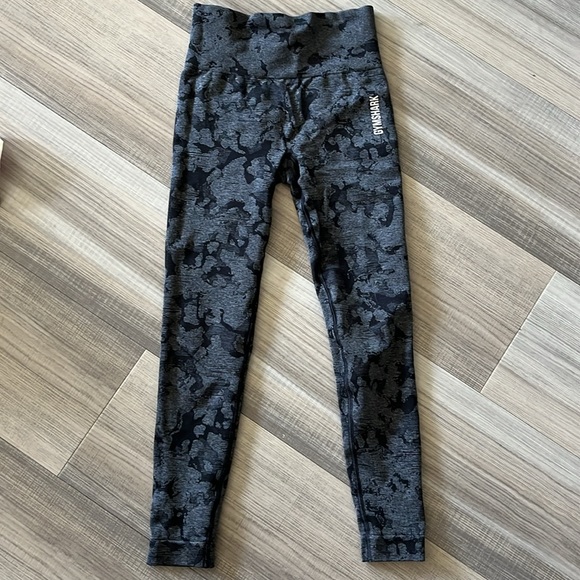 Gym shark camo xs leggings - Picture 2 of 3